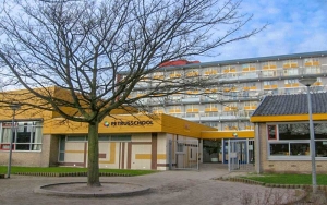 Renovatie Basisschool en gymzaal Rijswijk, de nieuwe hoofdentree van het schoolgebouw